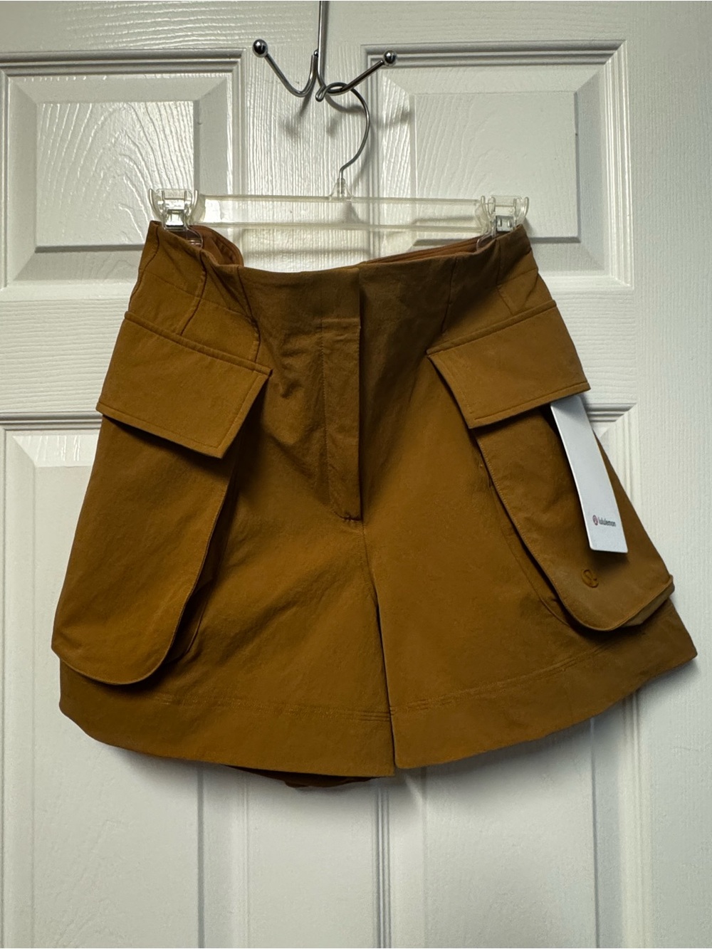 Lululemon Relaxed-Fit Super-High-Rise Cargo Short 4” Bold Beige Size 6 NWT - Picture 3 of 5